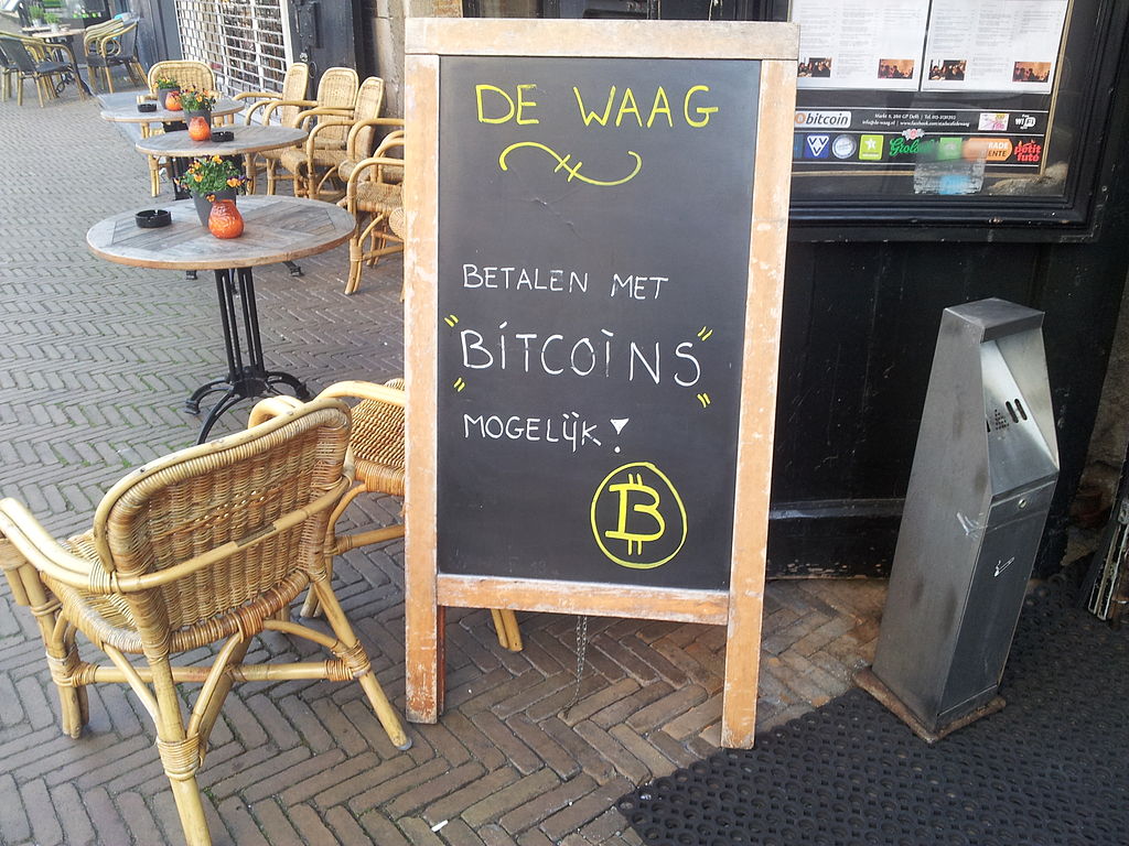 ​​​​​​​Кафе De Waag в нидерландском городе Делфт, принимающее к оплате биткойны
